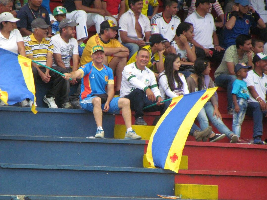 UNIVERSITARIO POPAYAN 4 DOS AMIGOS