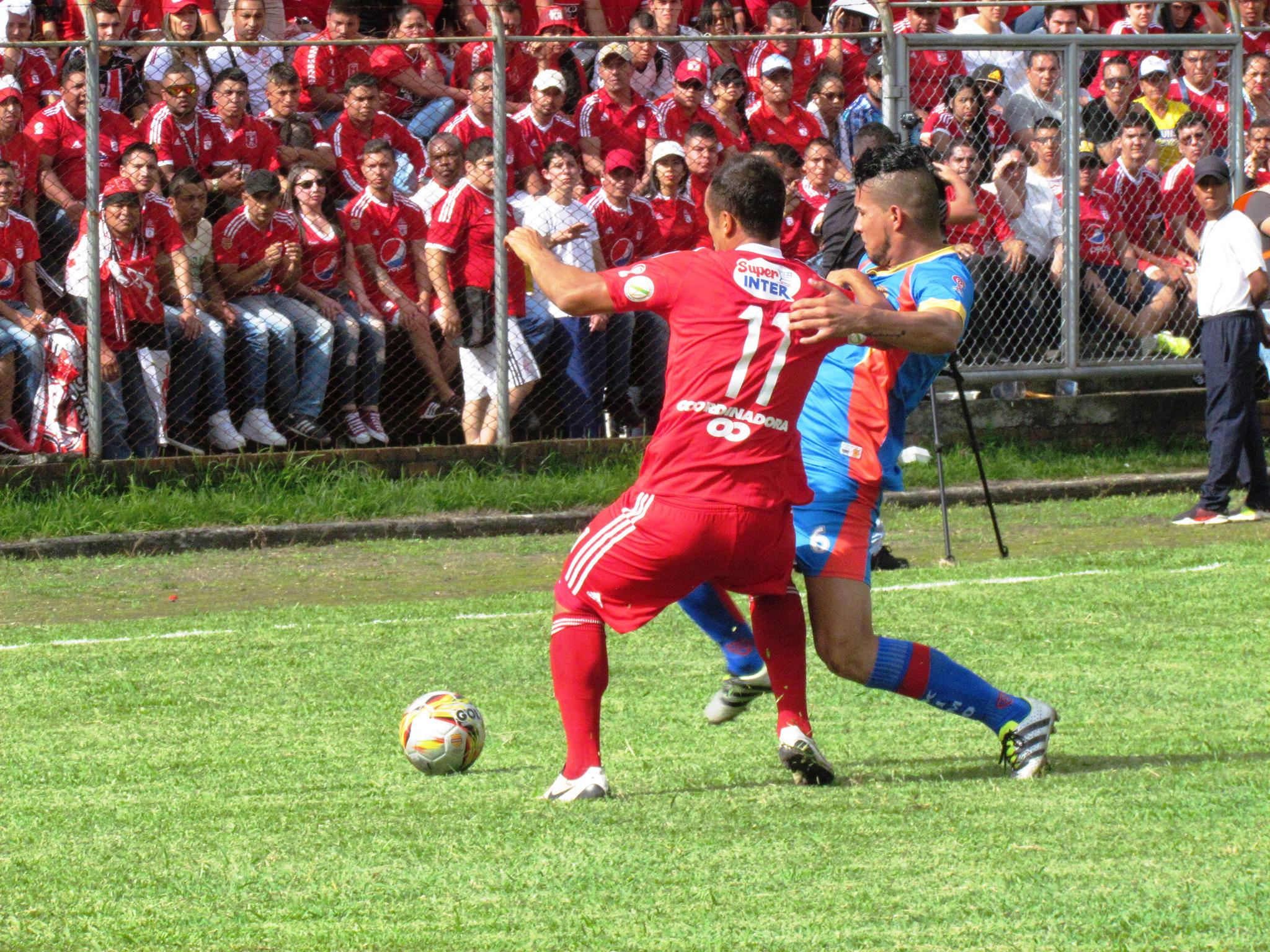 Universitario America 10