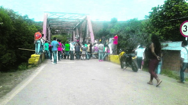 BLOQUEO PUENTE