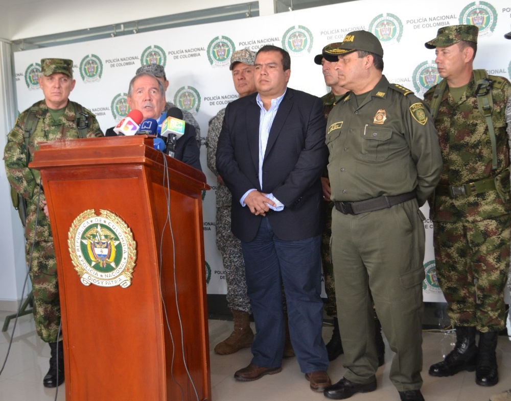 MINISTRO DEFENSA